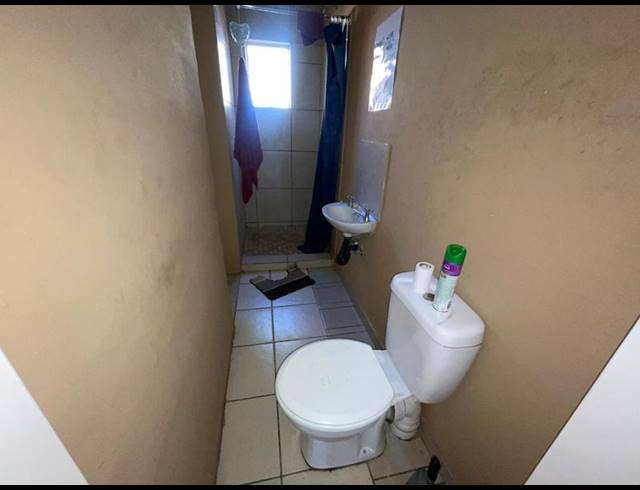 8 BEDROOM HOUSE FOR SALE IN HURST HILL